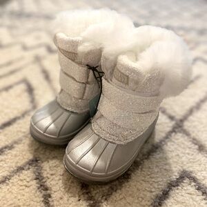 NWT Magellan Toddler 6 Snow Boots✨❄️